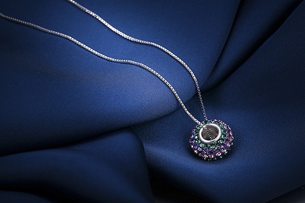 珠寶產(chǎn)品攝影場景圖的設(shè)計與拍攝技巧